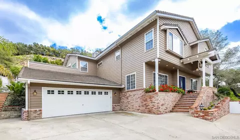 Exterior - 2656 Secret Lake Ln, Fallbrook, CA 92028 photo 2 of 33