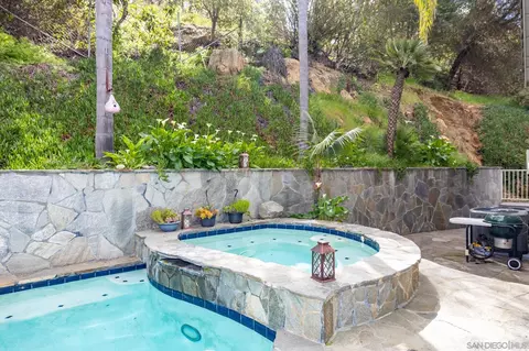 Exterior - 2656 Secret Lake Ln, Fallbrook, CA 92028 photo 14 of 33