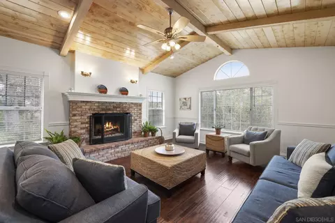 Living - 2656 Secret Lake Ln, Fallbrook, CA 92028 photo 2 of 4