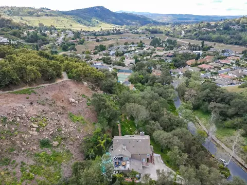 View/Area - 2656 Secret Lake Ln, Fallbrook, CA 92028 photo 6 of 12