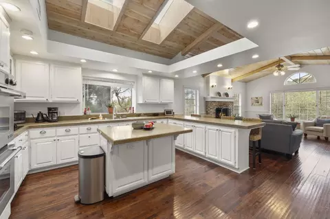 Kitchen - 2656 Secret Lake Ln, Fallbrook, CA 92028 photo 5 of 7
