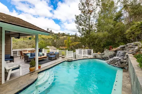 Exterior - 2656 Secret Lake Ln, Fallbrook, CA 92028 photo 9 of 33