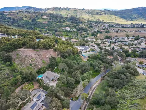 View/Area - 2656 Secret Lake Ln, Fallbrook, CA 92028 photo 2 of 12