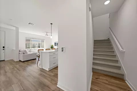 Entry Way - 35164 Grove Trl, Fallbrook, CA 92028 photo 5 of 8
