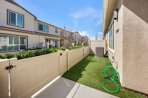 Exterior - 35164 Grove Trl, Fallbrook, CA 92028 photo 6 of 13