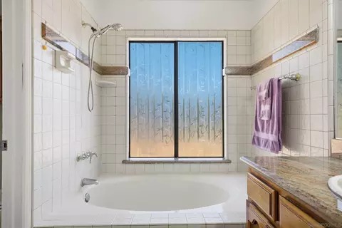 Bath - 15927 Litten Way, Ramona, CA 92065 photo 2 of 3