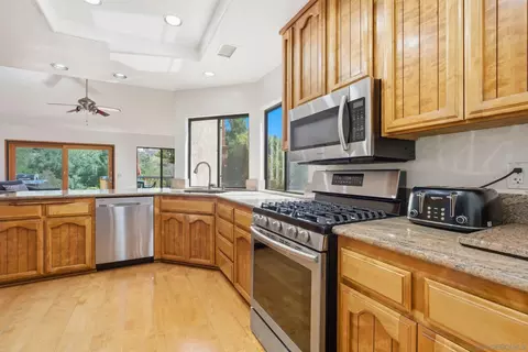 Kitchen - 15927 Litten Way, Ramona, CA 92065 photo 3 of 3