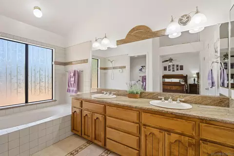 Bath - 15927 Litten Way, Ramona, CA 92065 photo 1 of 3
