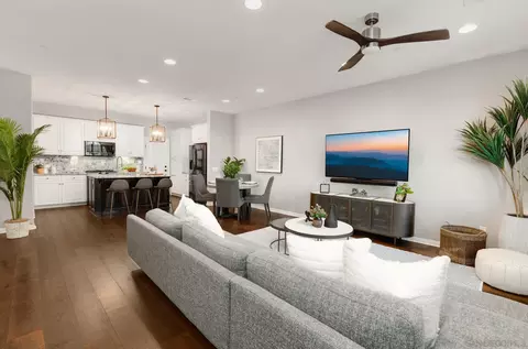 15947 Parkview Loop, San Diego, CA 92127