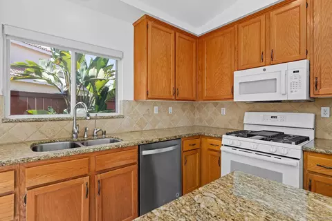 Kitchen - 5761 Spur Ave, Oceanside, CA 92057 photo 3 of 4