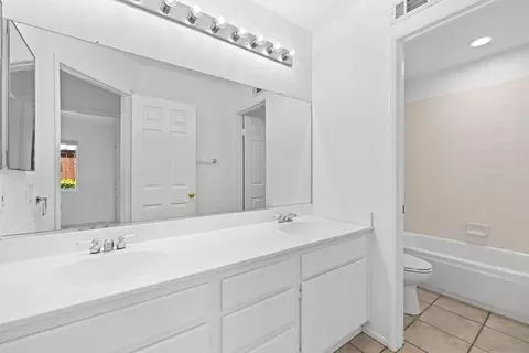 Bath - 5761 Spur Ave, Oceanside, CA 92057 photo 3 of 3