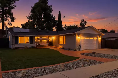 8182 Beaver Lake Dr, San Diego, CA 92119