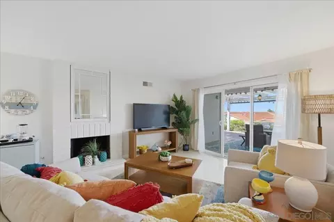 Living - 6733 Hyacinth, Carlsbad, CA 92011 photo 2 of 4