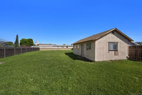 Exterior - 1194 Andover Rd, El Cajon, CA 92019 photo 6 of 13