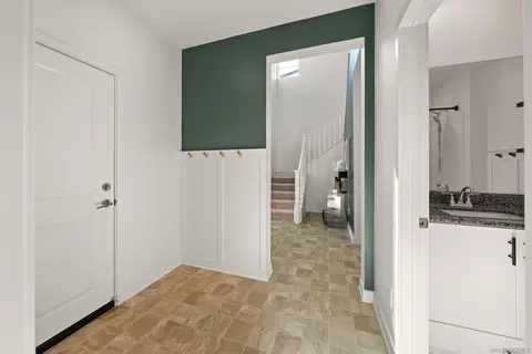 Entry Way - 35172 Bergamot Cv, Fallbrook, CA 92028 photo 4 of 8