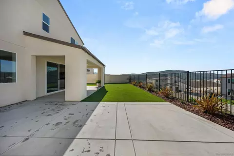 Exterior - 35172 Bergamot Cv, Fallbrook, CA 92028 photo 12 of 19