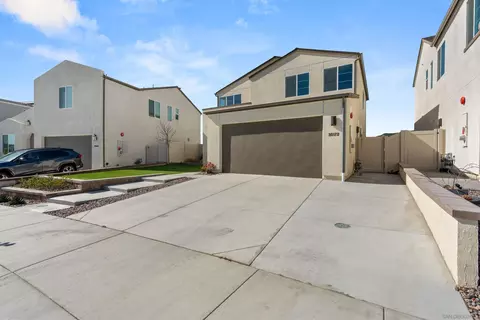 Exterior - 35172 Bergamot Cv, Fallbrook, CA 92028 photo 3 of 19
