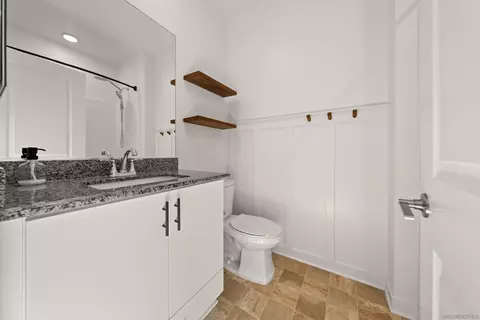 Bath - 35172 Bergamot Cv, Fallbrook, CA 92028 photo 1 of 3