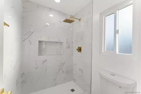 Bath - 1215 Armstrong Cir, Escondido, CA 92027 photo 2 of 4