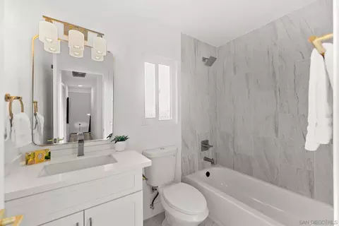 Bath - 1215 Armstrong Cir, Escondido, CA 92027 photo 4 of 4