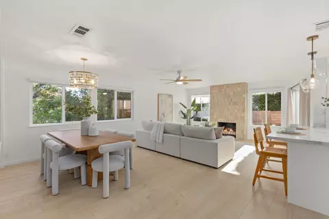 2811 Unicornio St, Carlsbad, CA 92009 photo 2