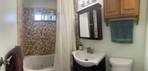 Bath - 314 E Washington Ave, El Cajon, CA 92020 photo 2 of 3