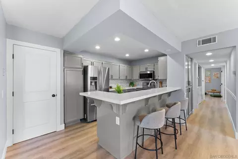 3930 Centre St #307, San Diego, CA 92103