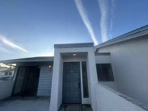 4055 Crystal Dawn Ln #201, San Diego, CA 92122