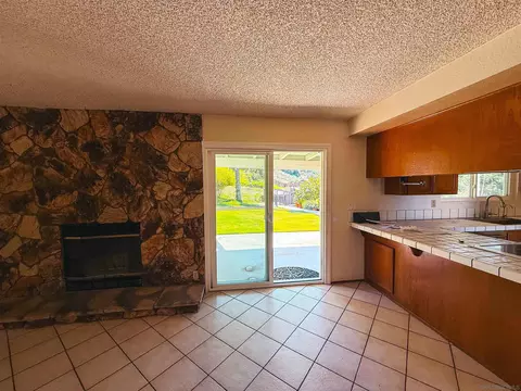 Living - 17649 Rancho De Carole Rd, Ramona, CA 92065 photo 4 of 4