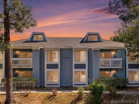 1564 Tanglewood Ln #18, Escondido, CA 92029