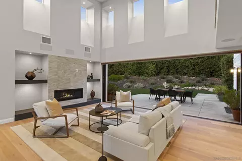 Living - 6989 Paseo Laredo, La Jolla, CA 92037 photo 4 of 7