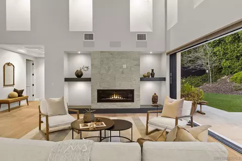 Living - 6989 Paseo Laredo, La Jolla, CA 92037 photo 3 of 7