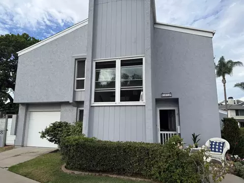 1074 Isabella Ave, Coronado, CA 92118