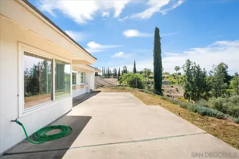 Exterior - 17526 Saint Andrews, Poway, CA 92064 photo 5 of 6