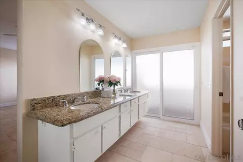 Bath - 17526 Saint Andrews, Poway, CA 92064 photo 1 of 5