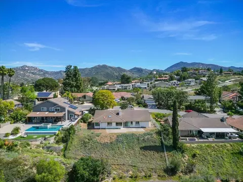 View/Area - 17526 Saint Andrews, Poway, CA 92064 photo 9 of 10