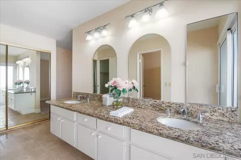 Bath - 17526 Saint Andrews, Poway, CA 92064 photo 3 of 5