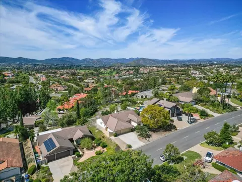 View/Area - 17526 Saint Andrews, Poway, CA 92064 photo 5 of 10