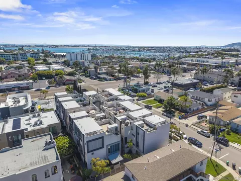 3030 Jarvis St #2, San Diego, CA 92106