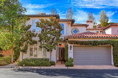 9768 Claiborne Sq, La Jolla, CA 92037