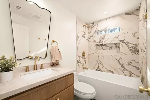 Bath - 526 Saxony, Encinitas, CA 92024 photo 4 of 5