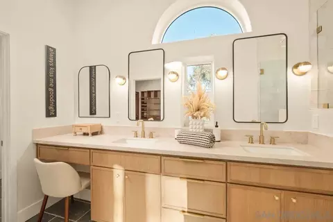 Bath - 526 Saxony, Encinitas, CA 92024 photo 3 of 5