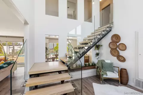5996 Bounty St, San Diego, CA 92120