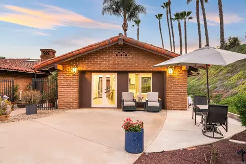Exterior - 1951 Cloverdale Rd, Escondido, CA 92027 photo 10 of 17