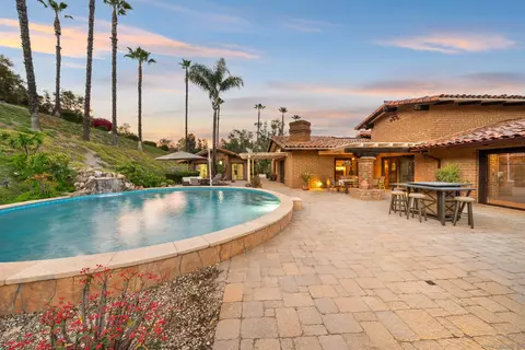 Exterior - 1951 Cloverdale Rd, Escondido, CA 92027 photo 5 of 17