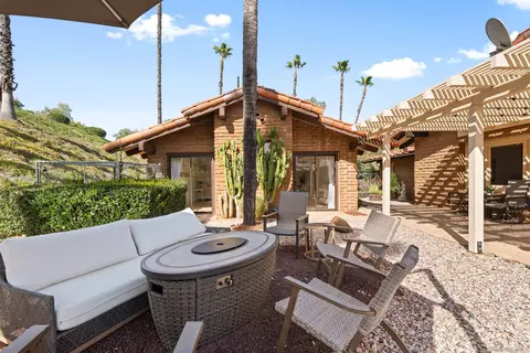Exterior - 1951 Cloverdale Rd, Escondido, CA 92027 photo 16 of 17