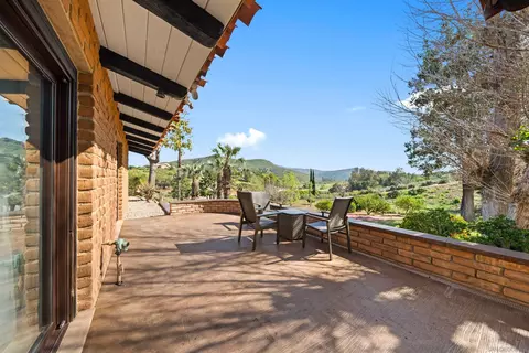 Exterior - 1951 Cloverdale Rd, Escondido, CA 92027 photo 14 of 17