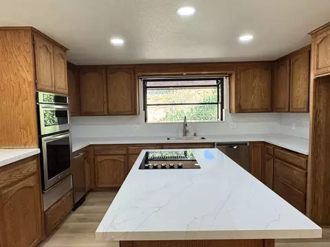 Kitchen - 1394 Peutz Valley Rd, Alpine, CA 91901 photo 4 of 8