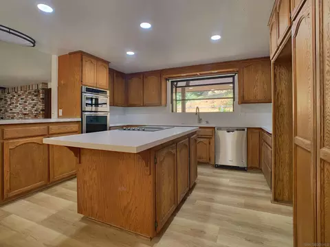 Kitchen - 1394 Peutz Valley Rd, Alpine, CA 91901 photo 8 of 8