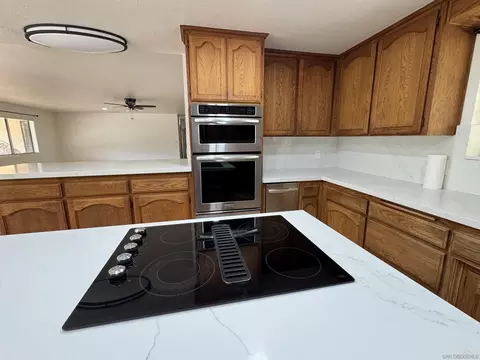 Kitchen - 1394 Peutz Valley Rd, Alpine, CA 91901 photo 5 of 8